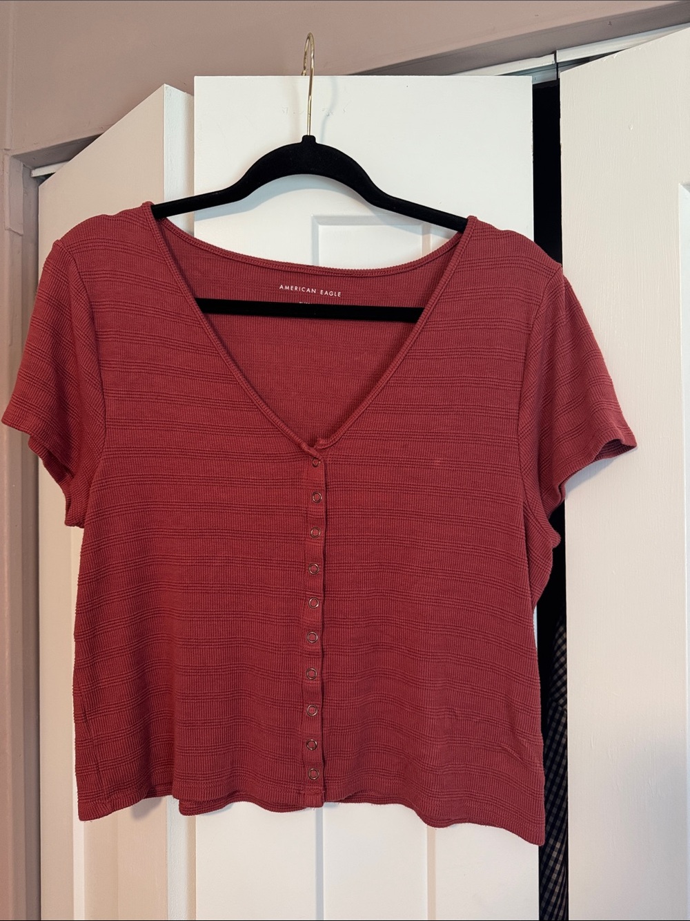 American Eagle Outfitters Short-Sleeve Button-Front V-Neck Top - Dusty Rose XL